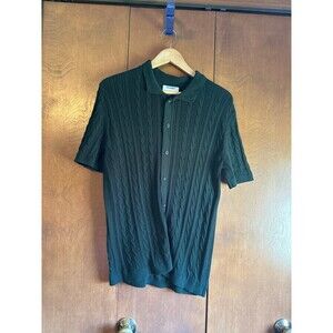 Old Navy men’s short sleeve green sweater